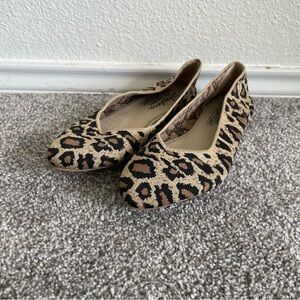 Skechers Ballet Flats Womens Size 7.5 Cleo Claw Some Cheetah Print Shoe SN-44886